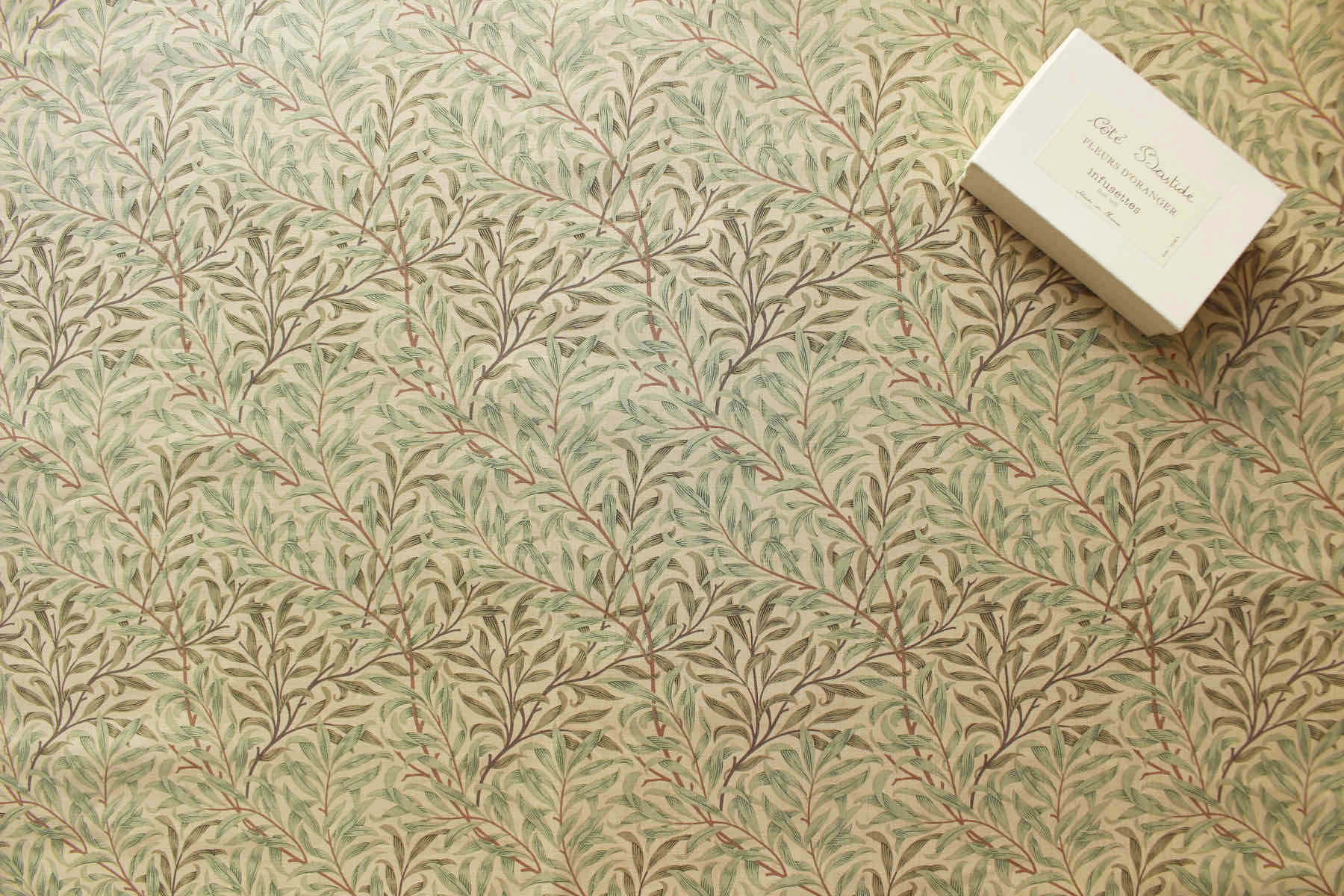 Ji Morris　ウイローボウ<br />
　ベージュ